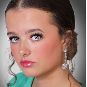 Meet your Posher, Anna davis